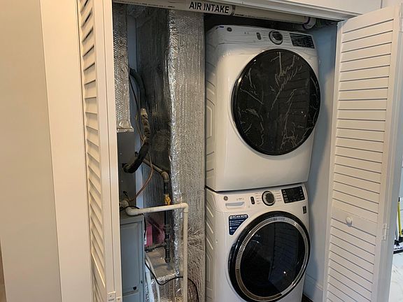 3rd image of 98A Longwood Ave APT 6