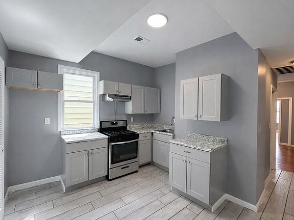 2nd image of 864 S 14th St Floor 2