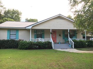 822 Dogwood Dr, Blackshear, GA 31516