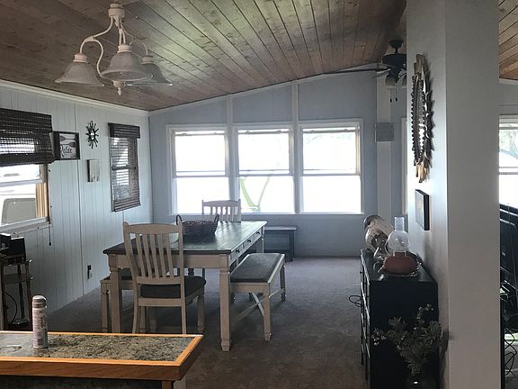 4th image of 946 Lee Dr