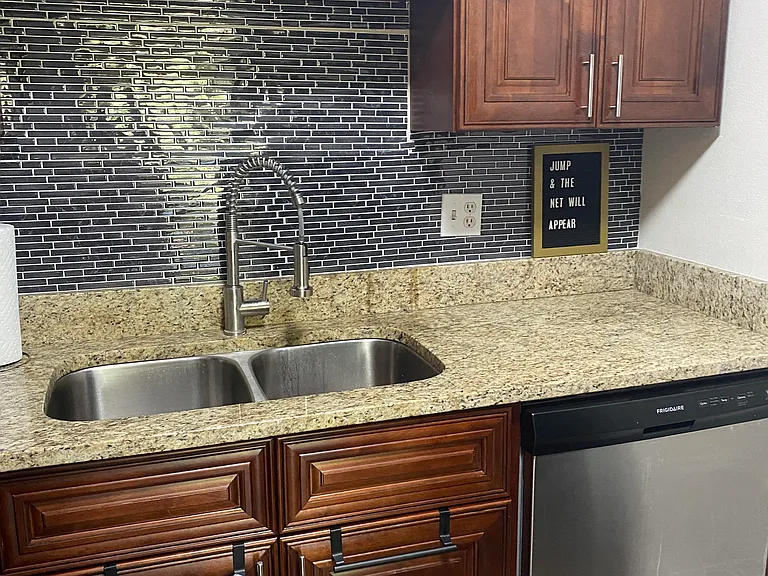 118 W America St #2 — Photo 15