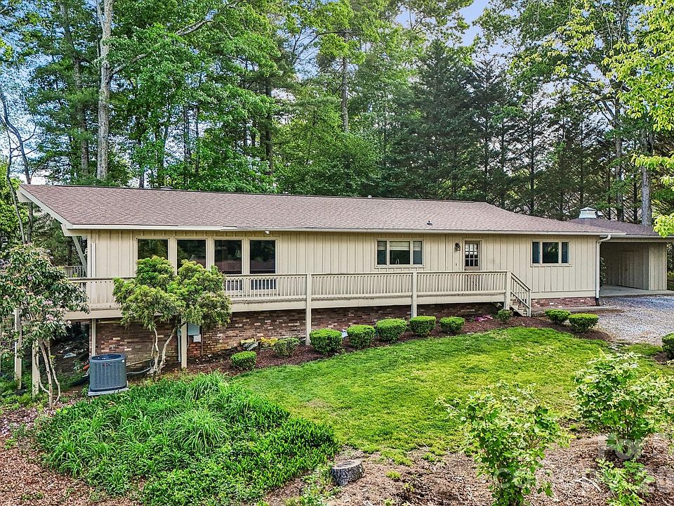 1st image of 3 Greenbriar Woods Cir