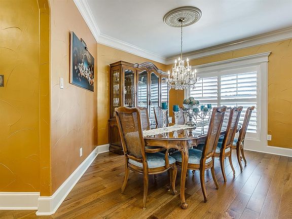 5th image of 721 Glen Abbey Dr