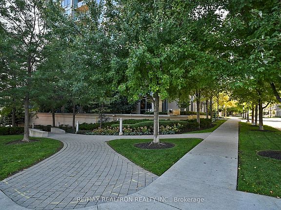 3rd image of 15 Viking Ln #708