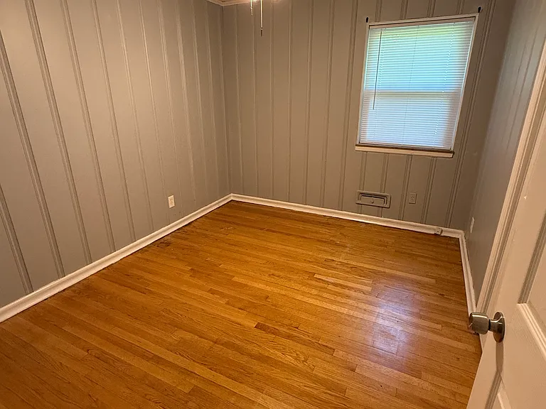 5400 Saint Gabriel Ln — Photo 16