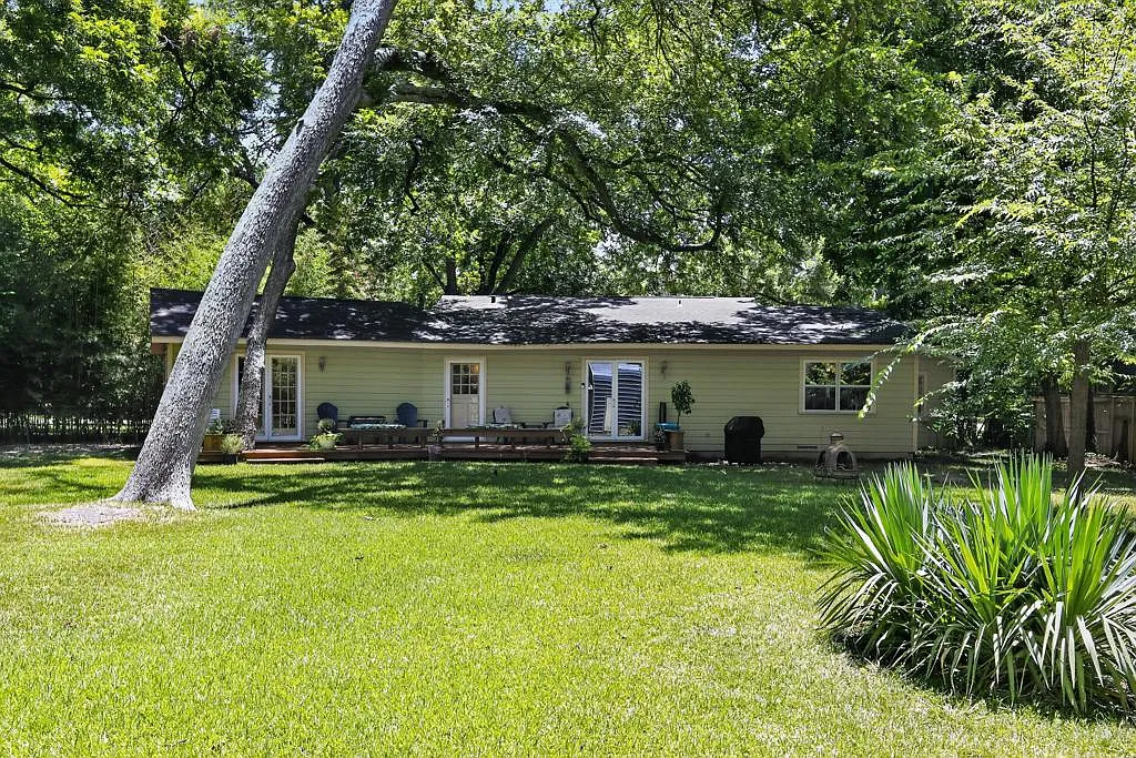 3 bed, 2.5 bath, 2500 sqft, $3,000 — Photo 4