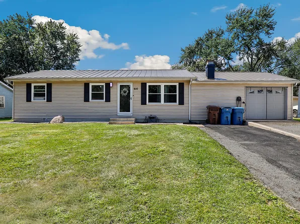 610 Old Forge Rd, Valparaiso, IN 46385