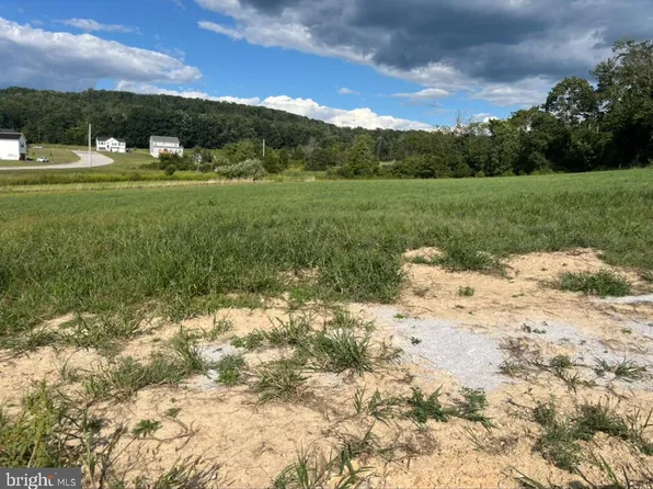 297 Ledger Dr #60, Hanover, PA 17331