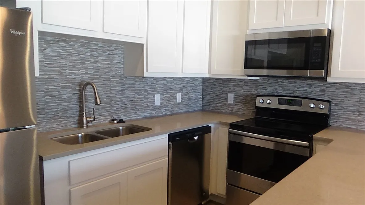 1 bed, 645 sqft, $1,200 — Photo 4