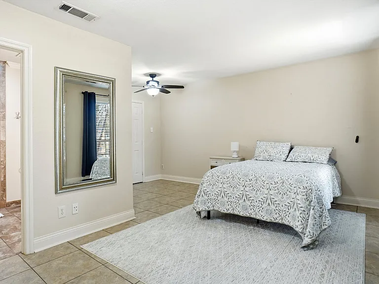 2412 Emerald Cir — Photo 25