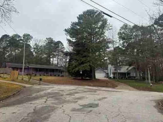 2nd image of 1710 Rosewood Dr