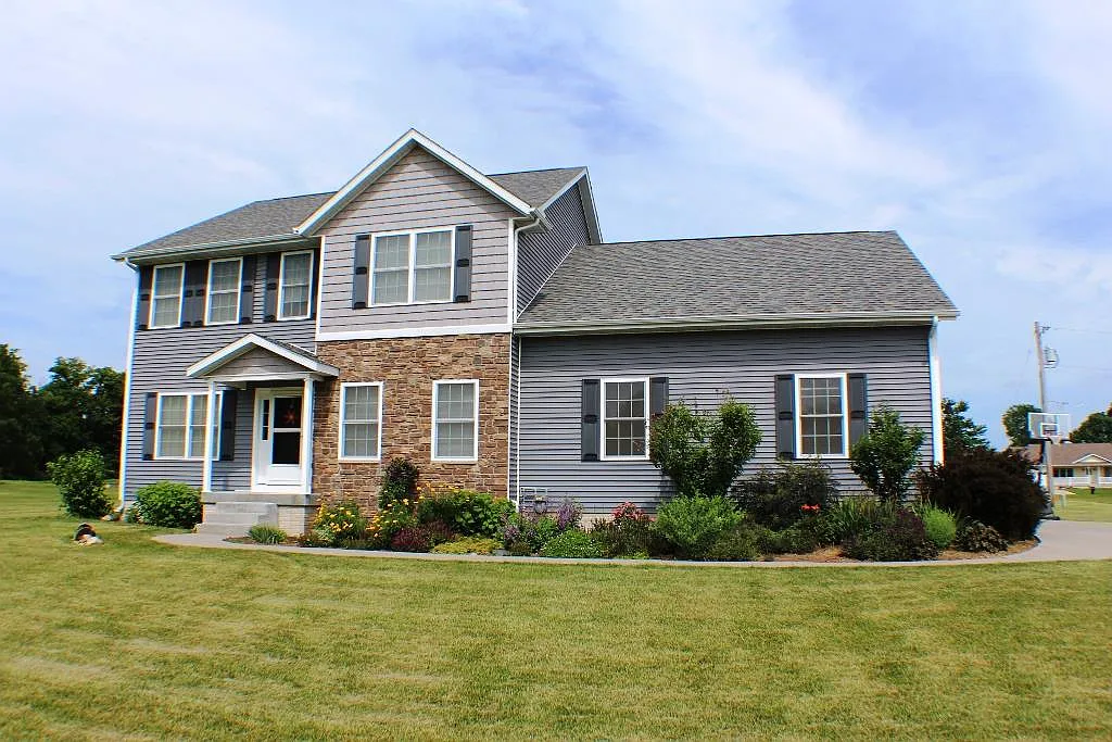 108 Rustic Lake Dr photo 1