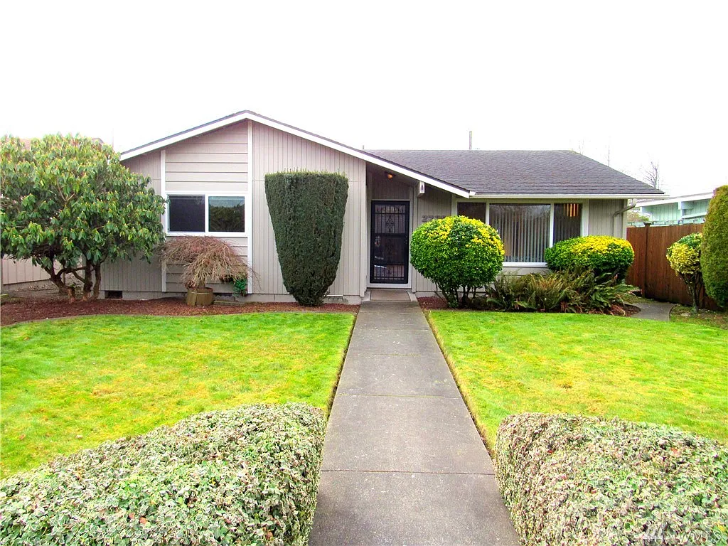 2739 Magnolia St photo 1