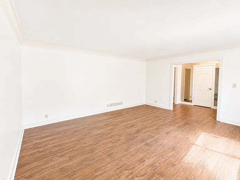 9205 Whitegate Ct — Photo 5
