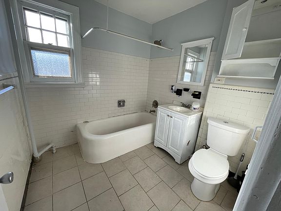 4th image of 8846 237th St Floor 2