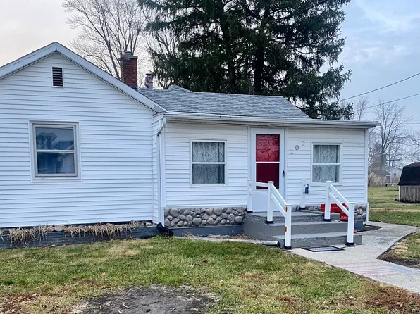 202 E Locust St, Tolono, IL 61880