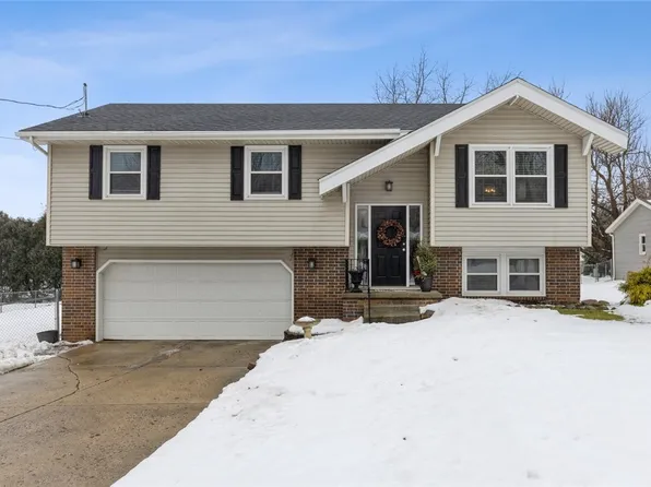 6712 NW 54th Ct, Johnston, IA 50131