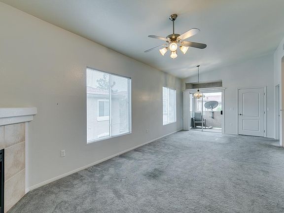 4th image of 2305 W Horizon Ridge Pkwy APT 3021