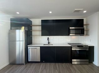 554 Market St #5B, Newark, NJ 07105