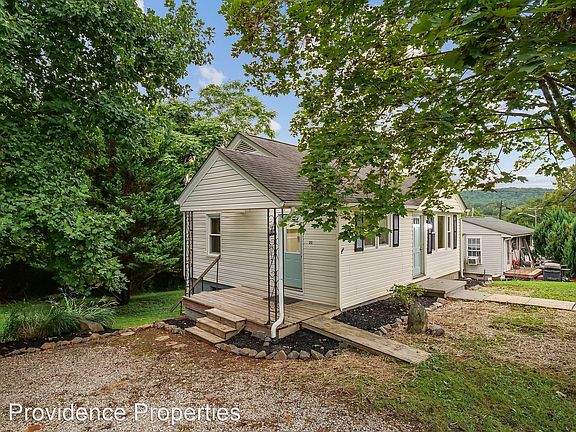 4th image of 20 Windsor Dr