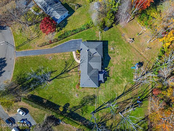 4th image of 31 Branford Circle