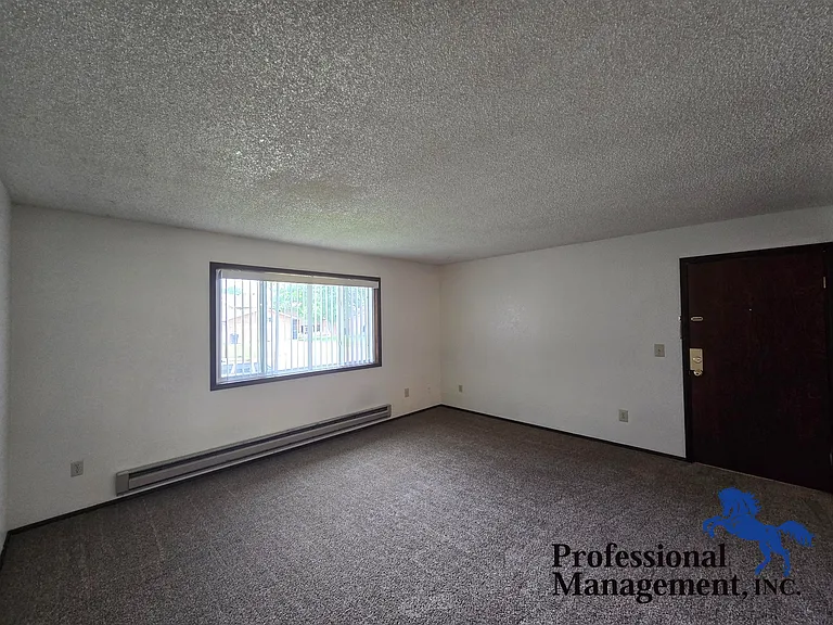 1361 Easy St #5 — Photo 2
