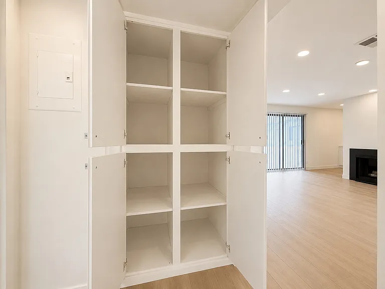 4727 Kester Ave #201 — Photo 12