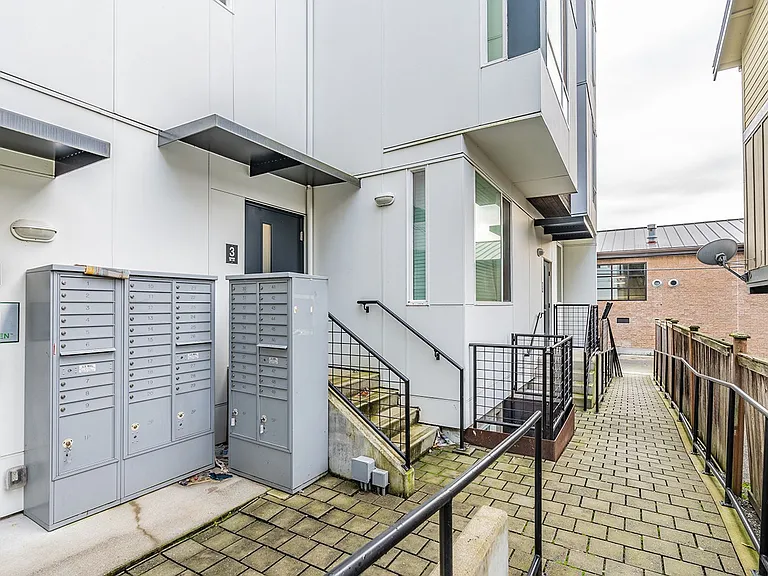 Cozy & Modern Studios Set in the Heart of the Historic Ballard Neighborhood — Photo 8
