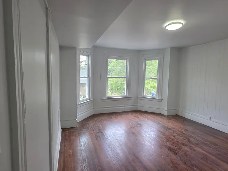 69 Frank St #3 — Photo 6