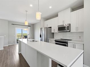 50 NW Copperstone Cmn SE, Calgary, AB T2Z5E4