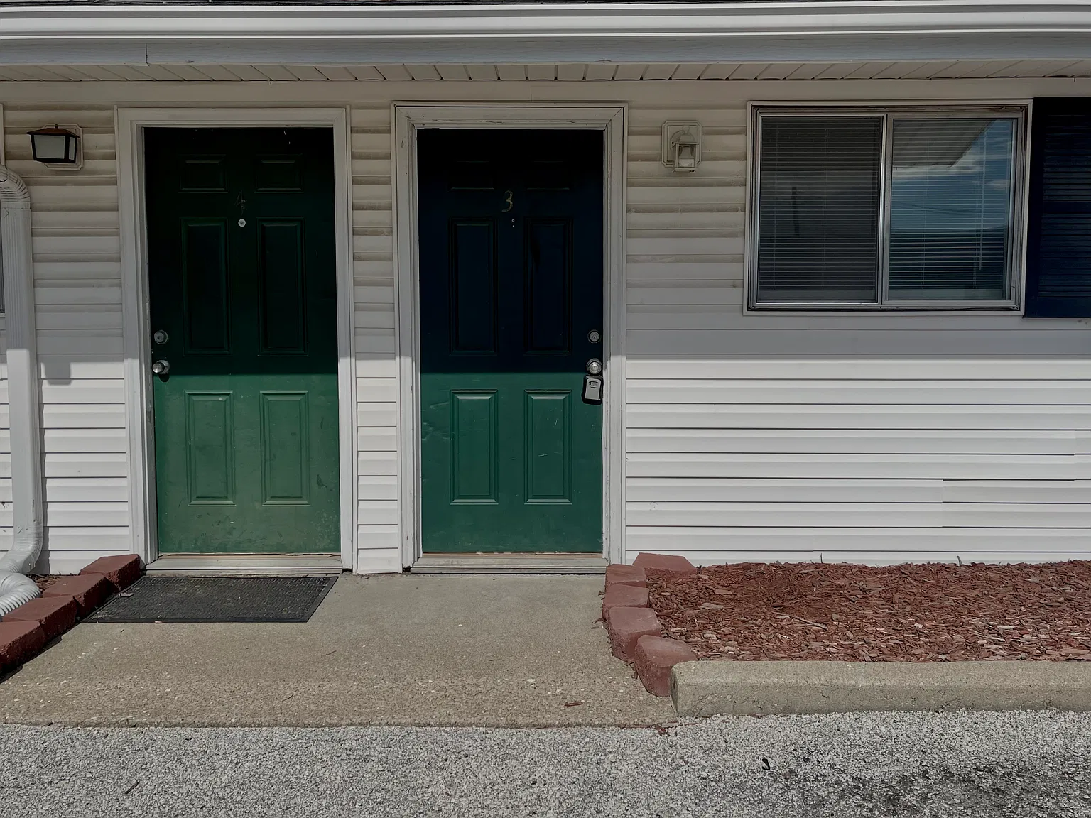 2 bed, 728 sqft, $875 — Photo 1