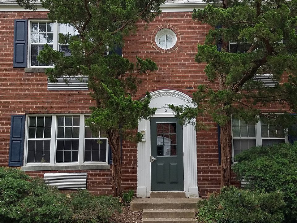 Secure building entrance 