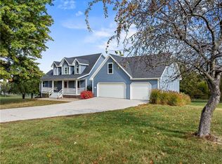 15145 Lakeport Ln, Smithville, MO 64089