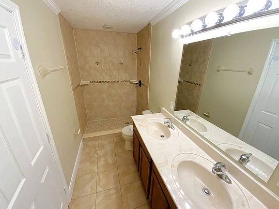 4th image of 1088 Courtland Blvd