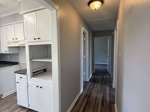 4th image of 581 Lark St #1