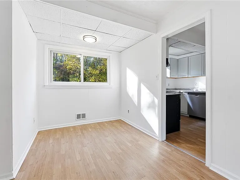 6917 Laurelwood Dr — Photo 19