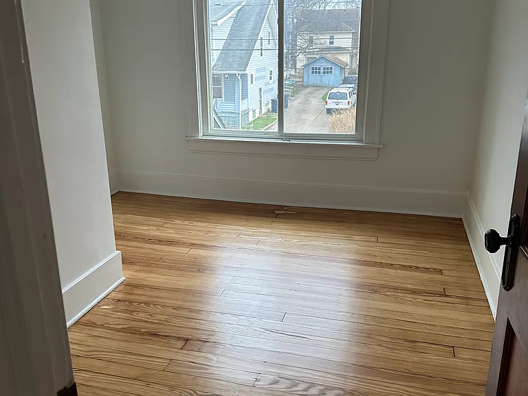 137 E Emerling Ave — Photo 13