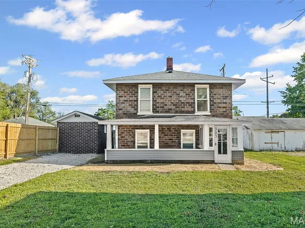 305 E McCasland Ave, East Alton, IL 62024