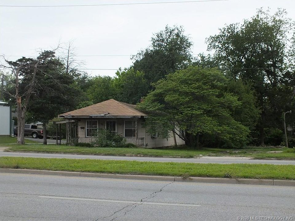 1st image of 912 S Wood Dr