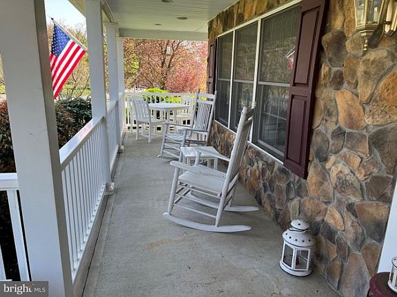 3rd image of 14 Woodmere Dr