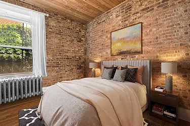 261 West 22nd Street, #5