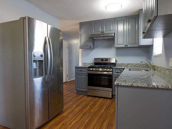 4th image of 71 Cambridge Ln