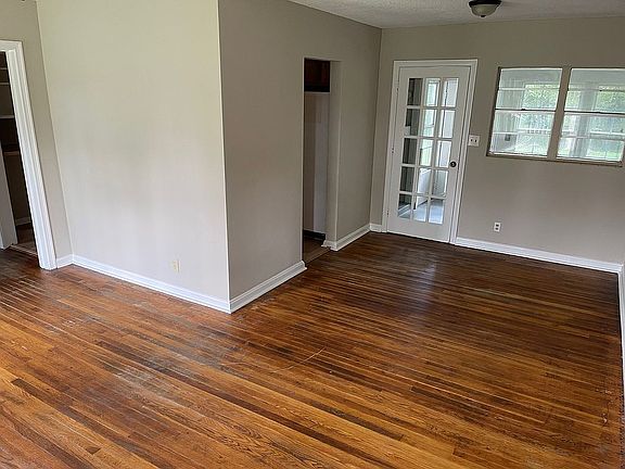 4th image of 3950 Aldington Dr