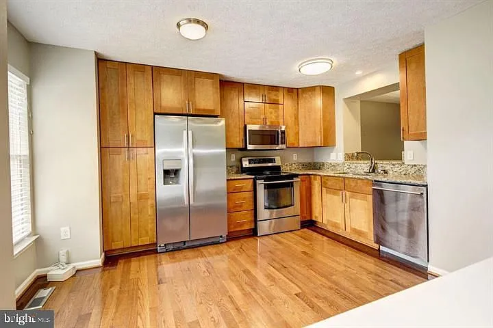3 bed, 3.5 bath, 1710 sqft, $2,850 — Photo 3