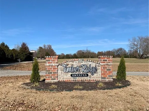 12116 Robinwood Dr, Rogers, AR 72756