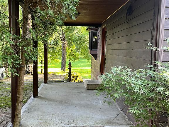 3rd image of 2130 Cave Hill Ln