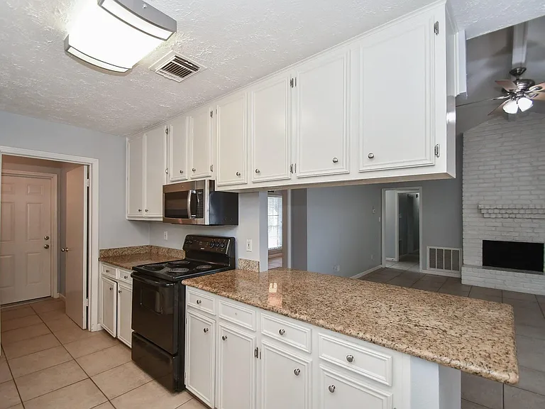 12927 Westmere Dr — Photo 11