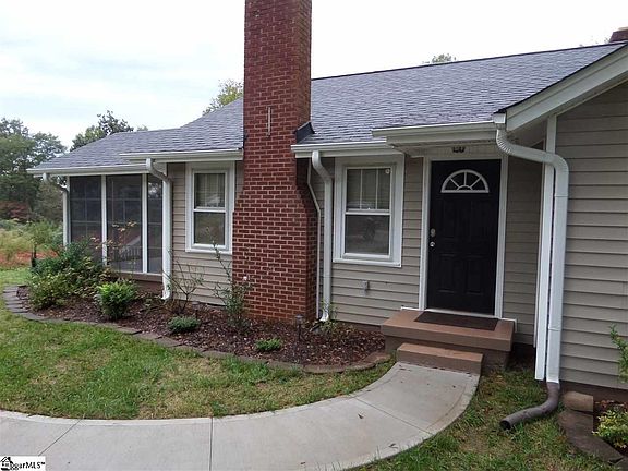 3rd image of 108 Hilltop Dr