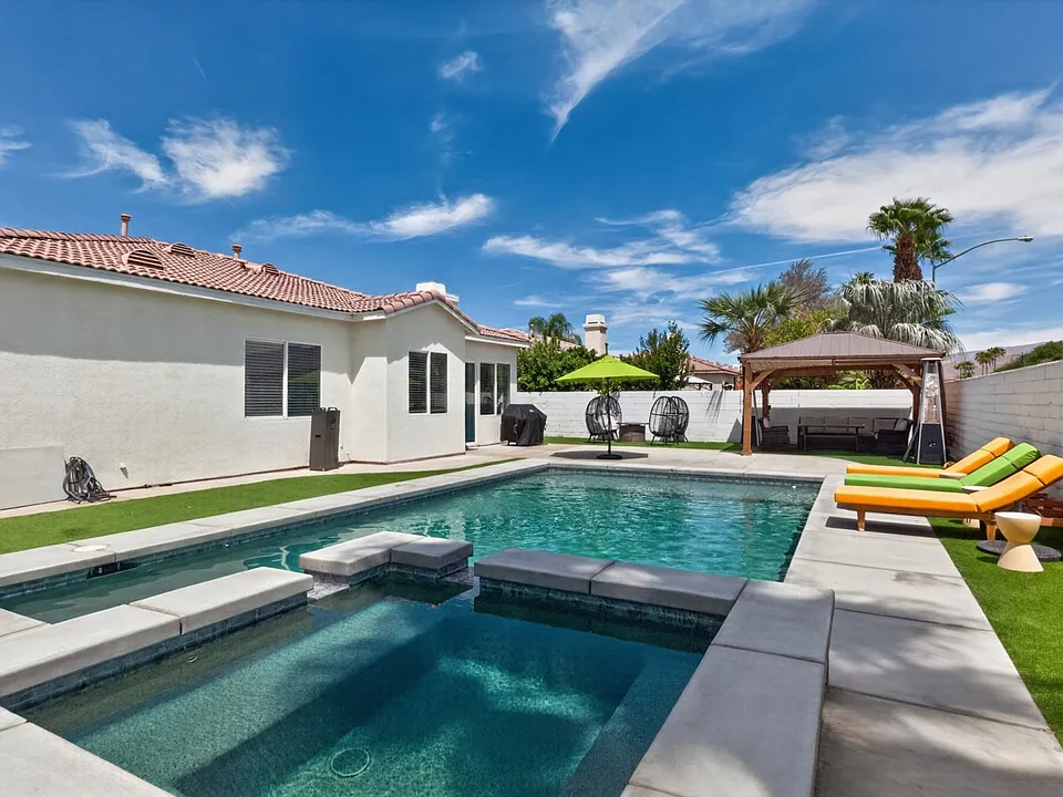 43452 Freesia Pl