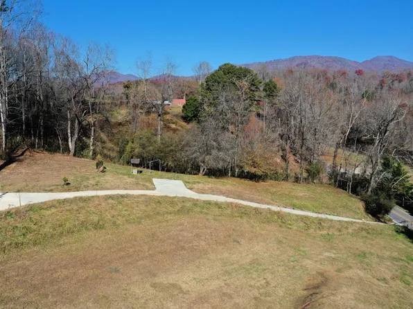 380 Mockingbird Ln, Sylva, NC 28779
